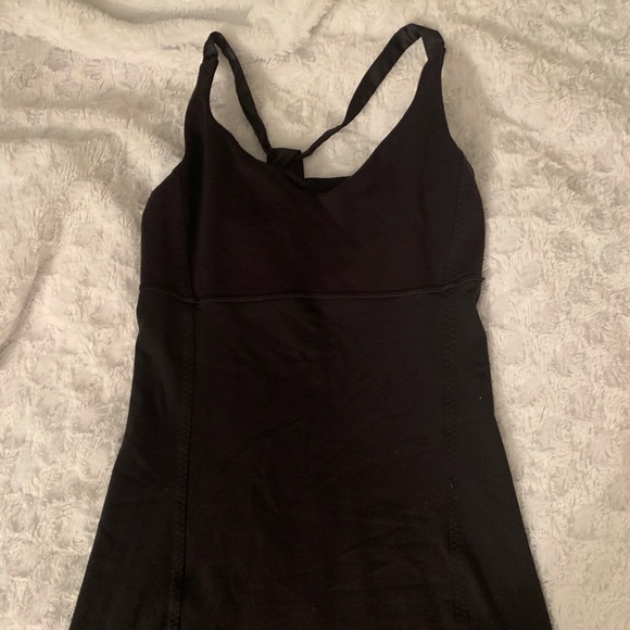 Lululemon black work out top - Picture 2 of 2